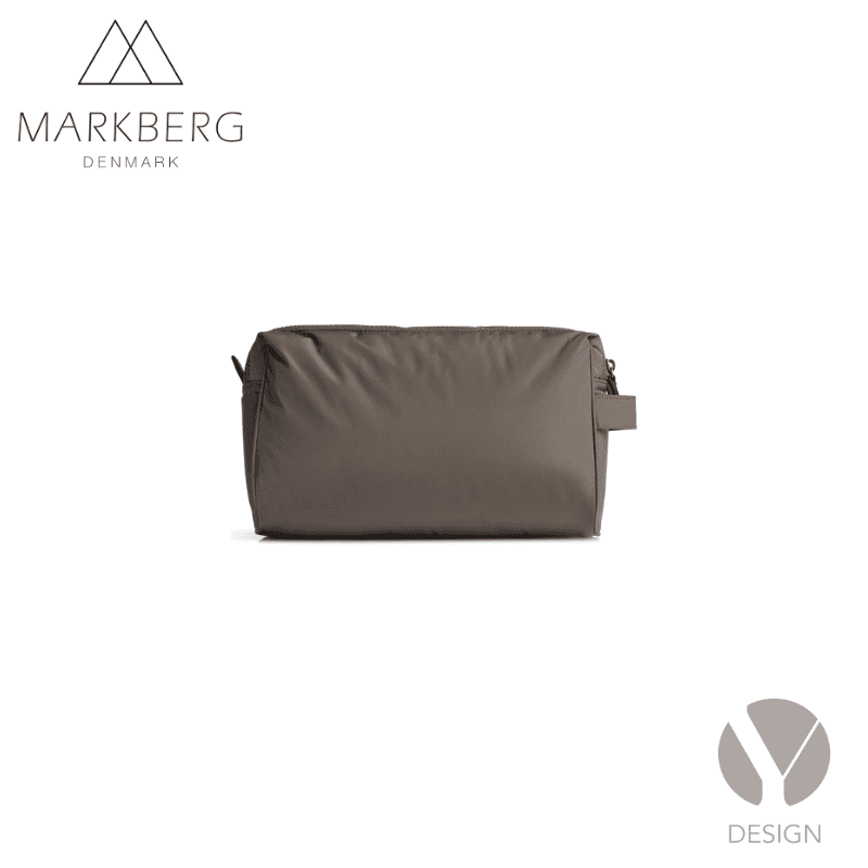 More weekend bag + Josephine toiletry bag fra Markberg  - vælg mellem Olive green eller Major Brown