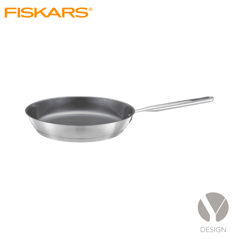 Fiskars stegepande produceret i 90 % genanvendt rustfrit stål - Ø28